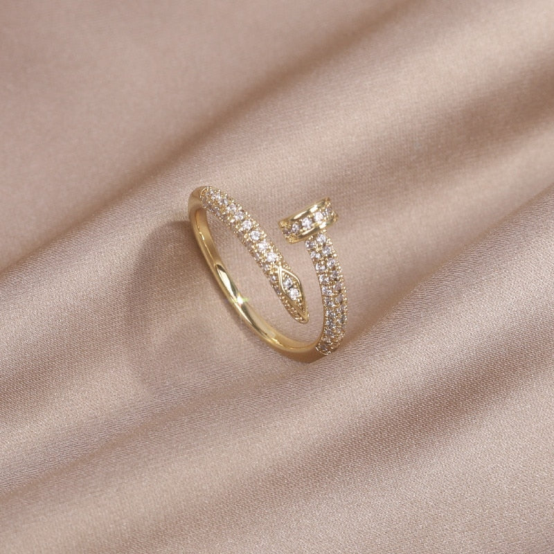 Classic  Zircon Ring